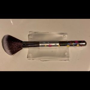 Blush brush